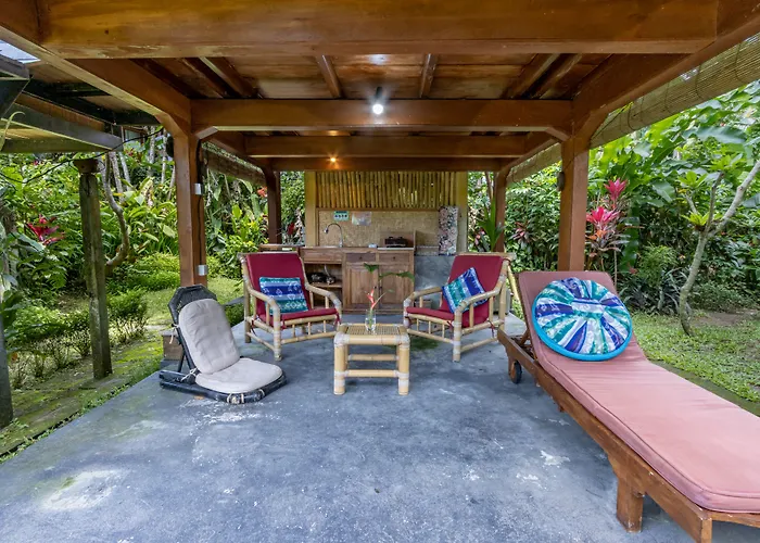 Bali Firefly Alojamento de Acomodação e Pequeno-almoço 4*